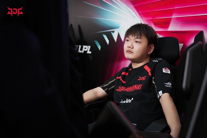 之间寻找最 之间寻找最