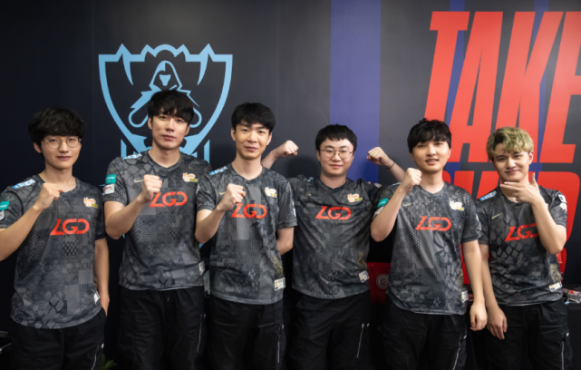 前的观众席 前的观众席